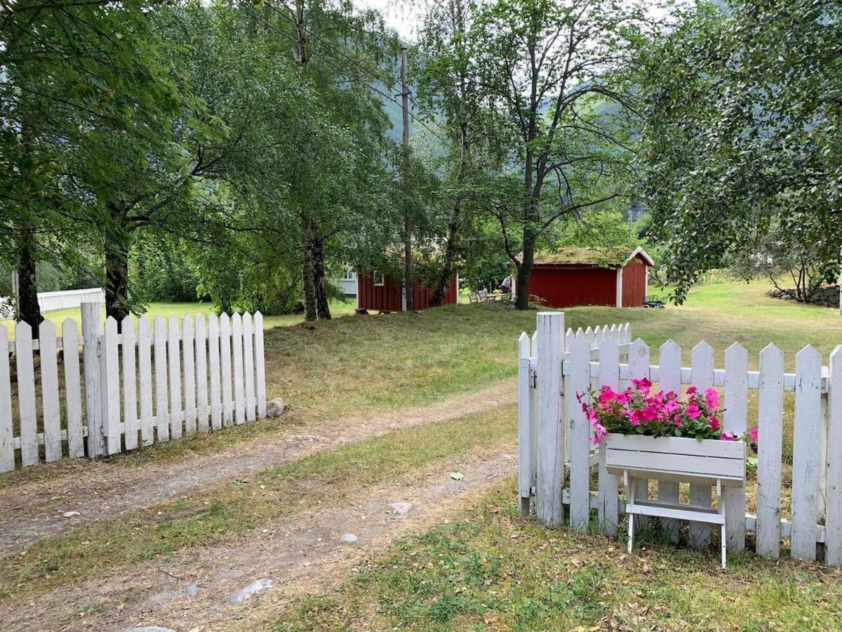 Aobrio Holidayhouse, Authentic Norwegian Farmhouse Close To Flam Lærdalsøyri Exteriör bild